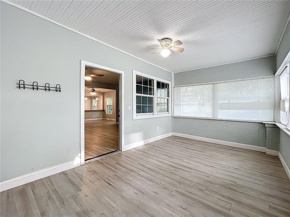 На продажу: $269,000 (3 спален, 2 ванн, 1454 Квадратных фут)