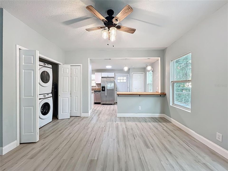 На продажу: $269,000 (3 спален, 2 ванн, 1454 Квадратных фут)