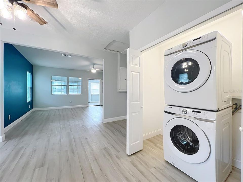 На продажу: $269,000 (3 спален, 2 ванн, 1454 Квадратных фут)