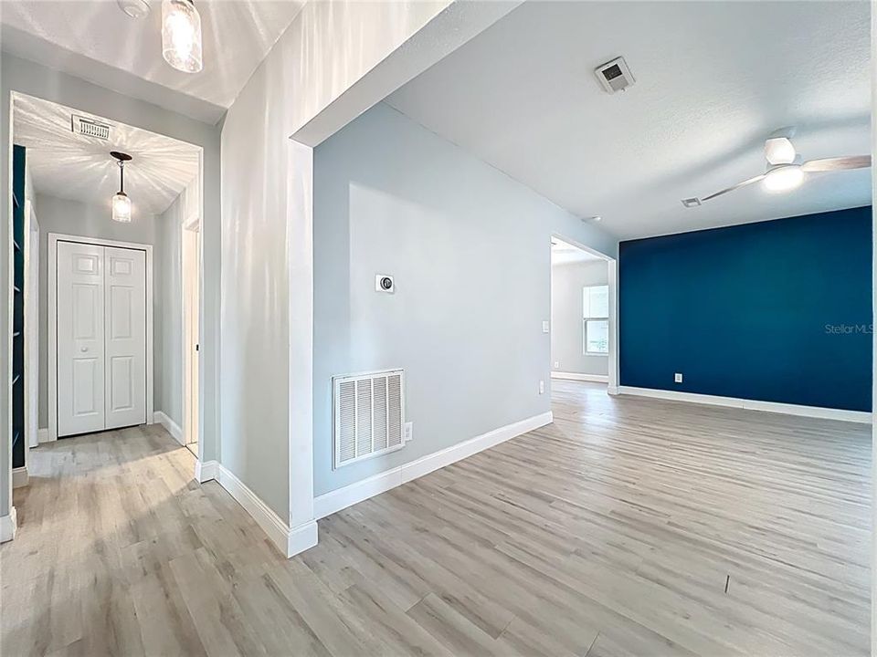 На продажу: $269,000 (3 спален, 2 ванн, 1454 Квадратных фут)