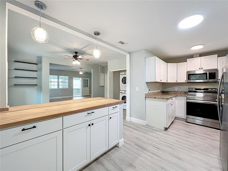 На продажу: $269,000 (3 спален, 2 ванн, 1454 Квадратных фут)