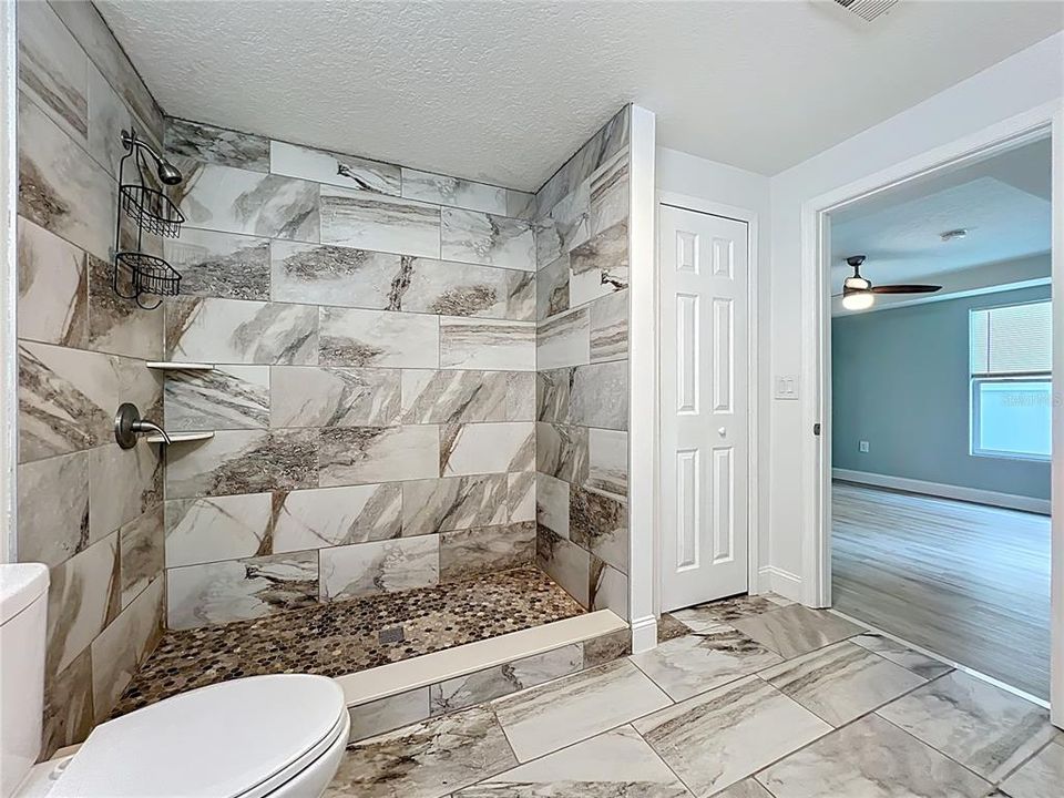 На продажу: $269,000 (3 спален, 2 ванн, 1454 Квадратных фут)