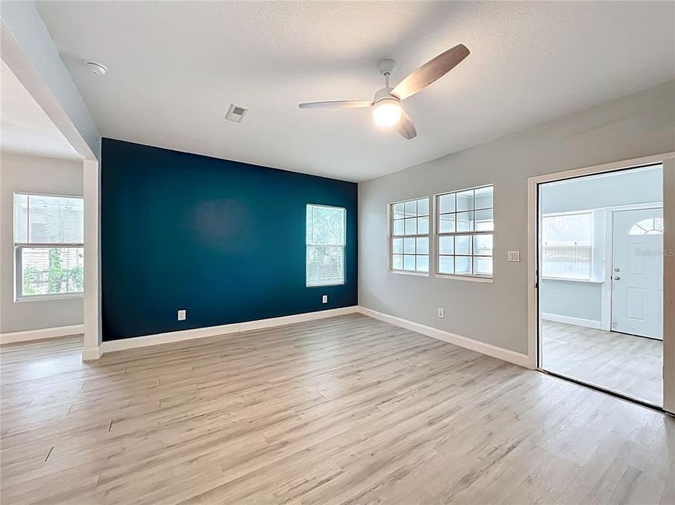 На продажу: $269,000 (3 спален, 2 ванн, 1454 Квадратных фут)