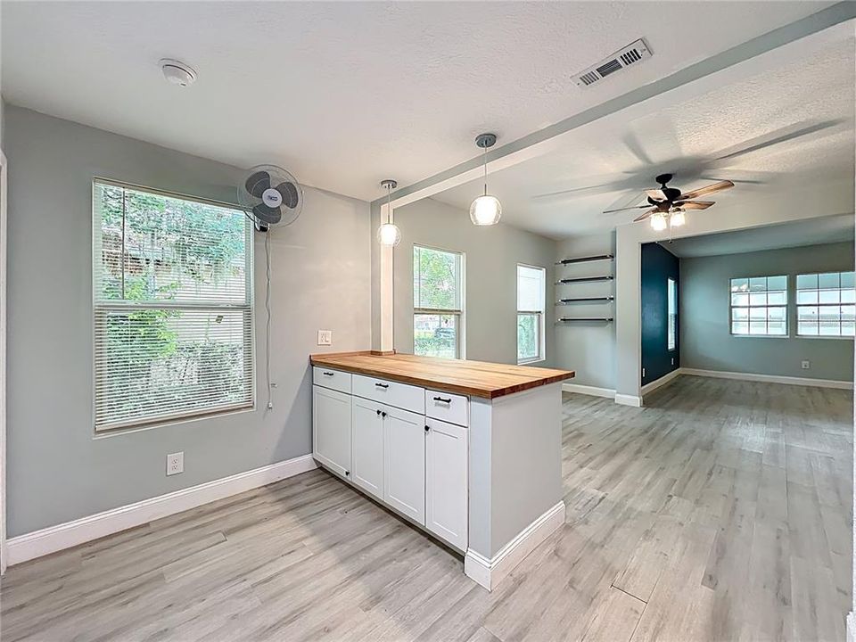 На продажу: $269,000 (3 спален, 2 ванн, 1454 Квадратных фут)