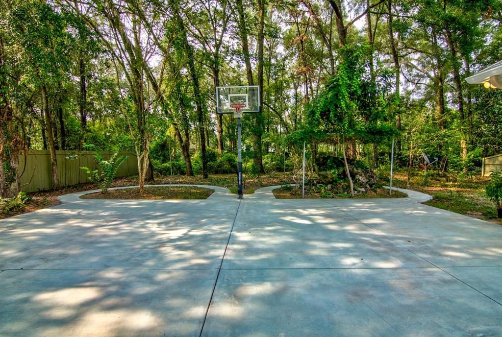 Active With Contract: $580,000 (5 beds, 3 baths, 2633 Square Feet)