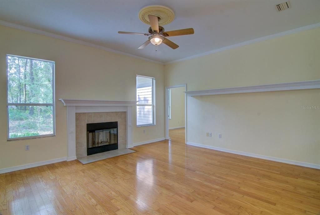 Active With Contract: $580,000 (5 beds, 3 baths, 2633 Square Feet)