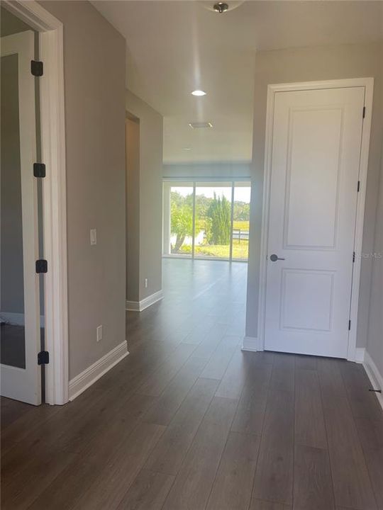 For Rent: $3,690 (4 beds, 2 baths, 2810 Square Feet)