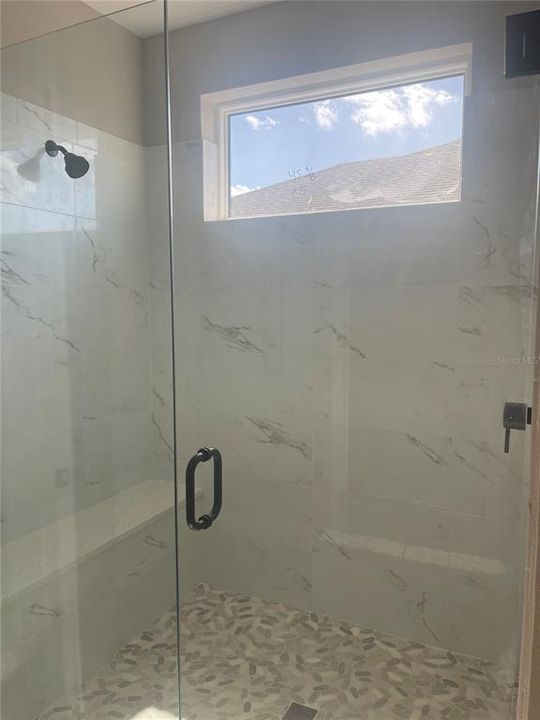 For Rent: $3,690 (4 beds, 2 baths, 2810 Square Feet)