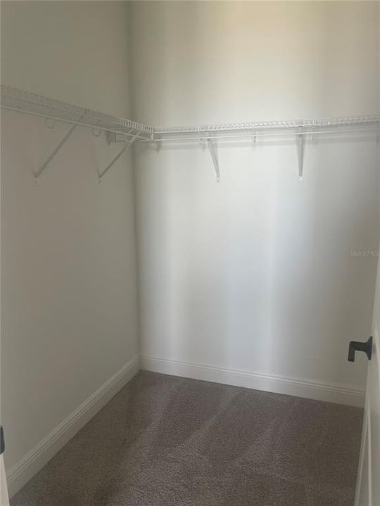 For Rent: $3,690 (4 beds, 2 baths, 2810 Square Feet)