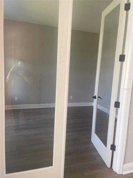 For Rent: $3,690 (4 beds, 2 baths, 2810 Square Feet)