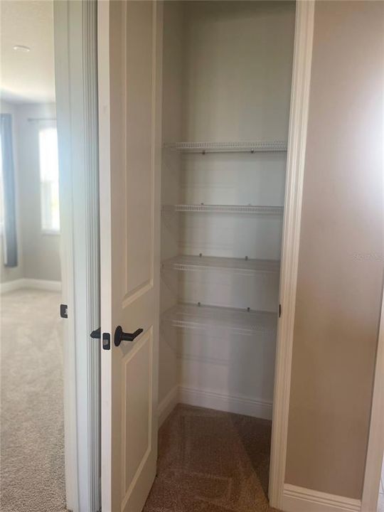 For Rent: $3,690 (4 beds, 2 baths, 2810 Square Feet)