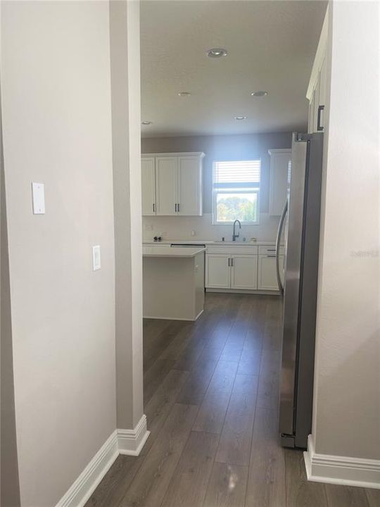 For Rent: $3,690 (4 beds, 2 baths, 2810 Square Feet)