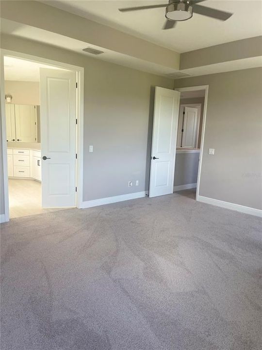 For Rent: $3,690 (4 beds, 2 baths, 2810 Square Feet)