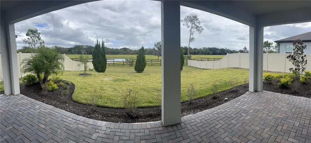 For Rent: $3,690 (4 beds, 2 baths, 2810 Square Feet)