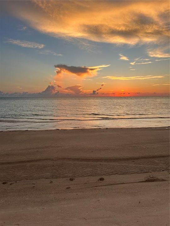 For Sale: $675,000 (2 beds, 2 baths, 1425 Square Feet)