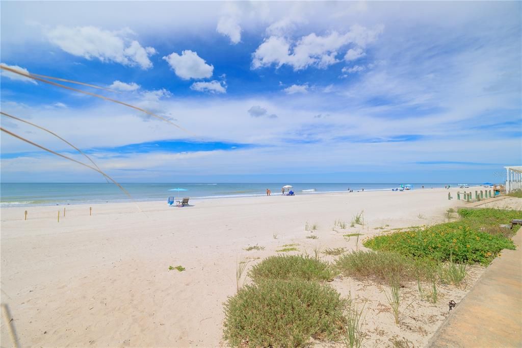 For Sale: $675,000 (2 beds, 2 baths, 1425 Square Feet)