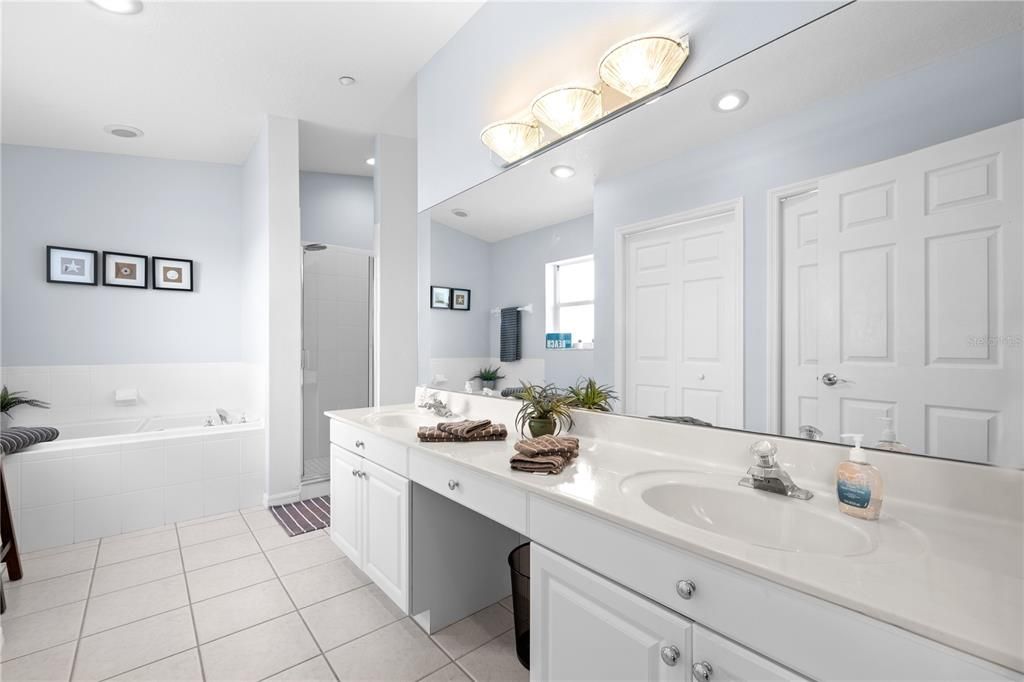 For Sale: $675,000 (2 beds, 2 baths, 1425 Square Feet)