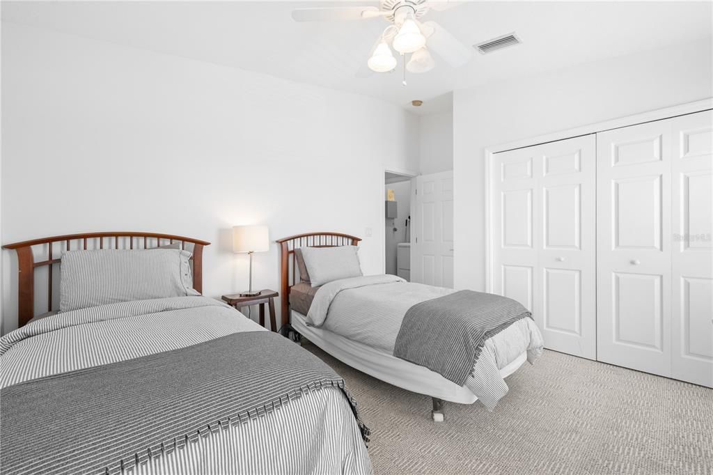 For Sale: $675,000 (2 beds, 2 baths, 1425 Square Feet)