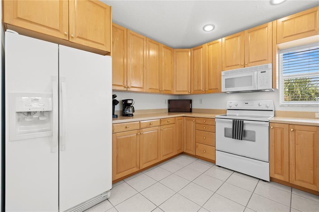 For Sale: $675,000 (2 beds, 2 baths, 1425 Square Feet)