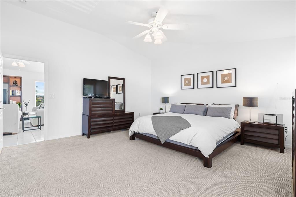 For Sale: $675,000 (2 beds, 2 baths, 1425 Square Feet)