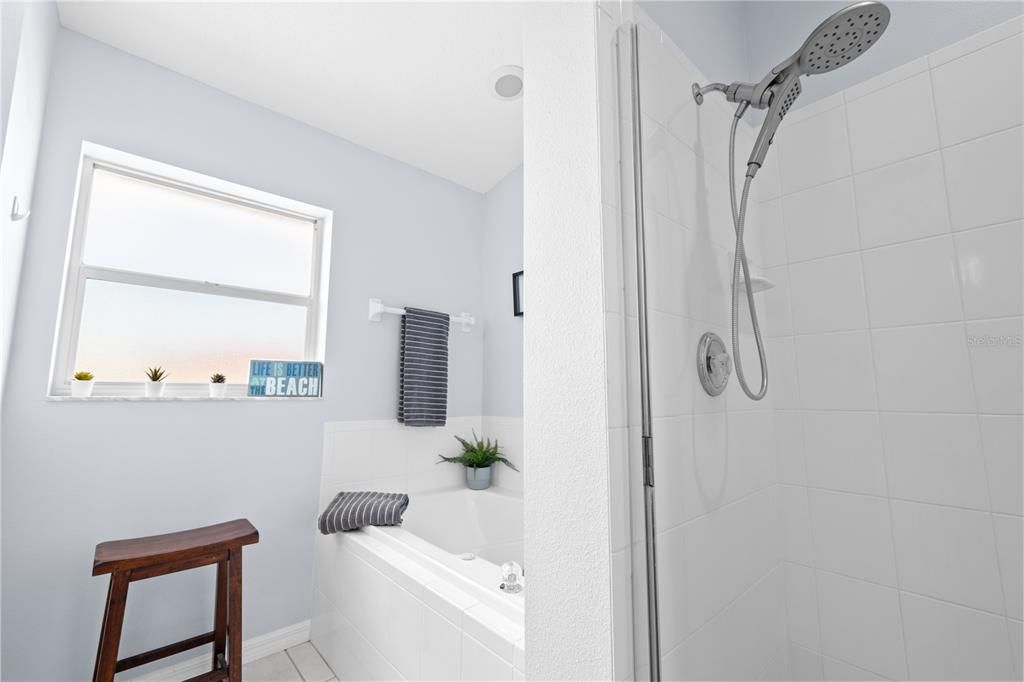 For Sale: $675,000 (2 beds, 2 baths, 1425 Square Feet)