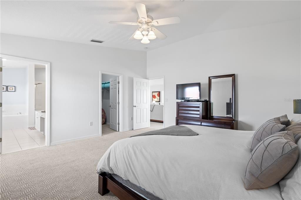 For Sale: $675,000 (2 beds, 2 baths, 1425 Square Feet)