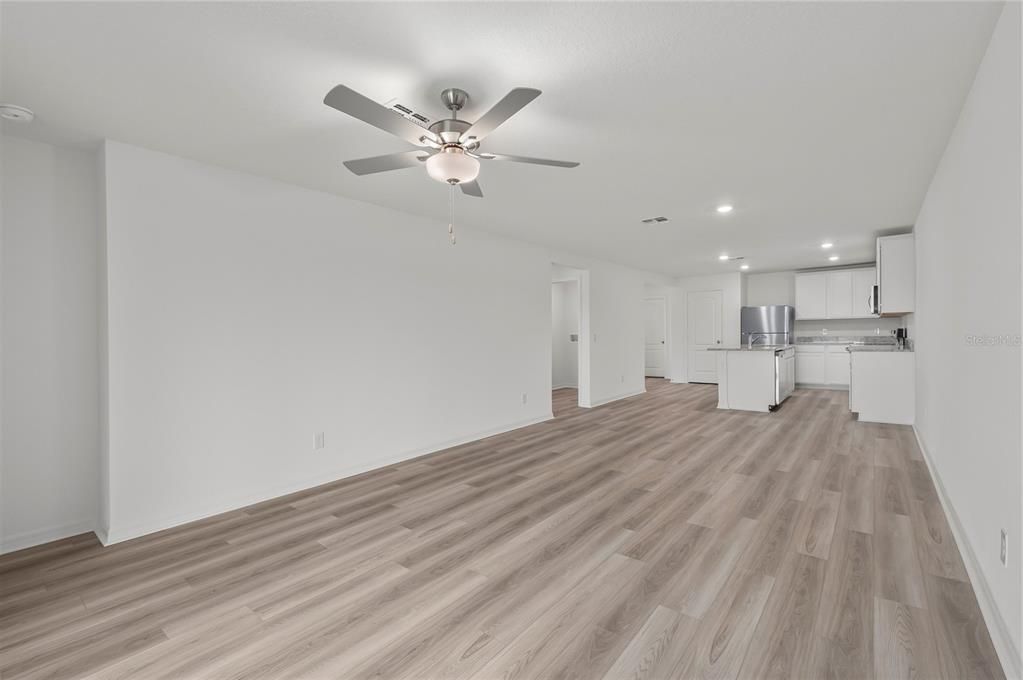Activo con contrato: $300,900 (3 camas, 2 baños, 1403 Pies cuadrados)