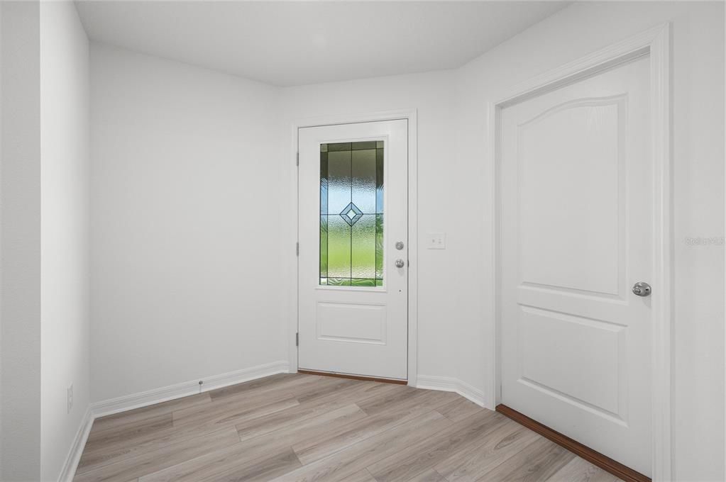 Activo con contrato: $300,900 (3 camas, 2 baños, 1403 Pies cuadrados)