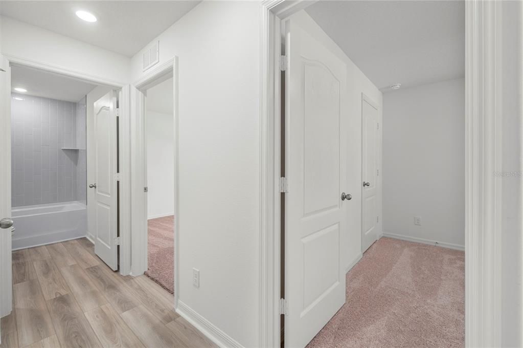Activo con contrato: $300,900 (3 camas, 2 baños, 1403 Pies cuadrados)