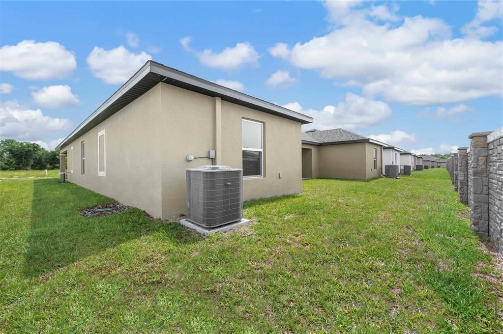 Activo con contrato: $300,900 (3 camas, 2 baños, 1403 Pies cuadrados)