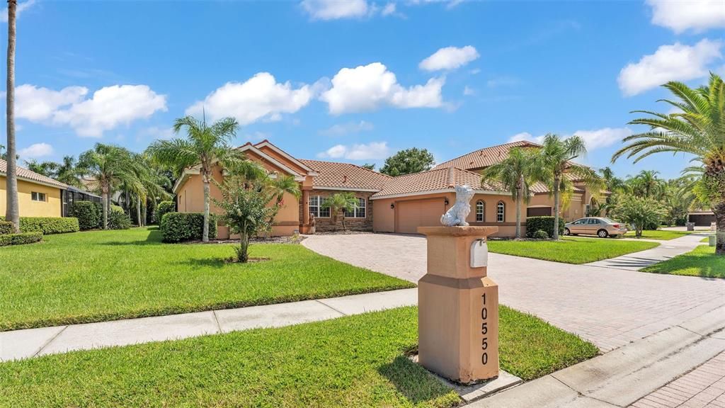 Active With Contract: $599,000 (4 beds, 3 baths, 2613 Square Feet)