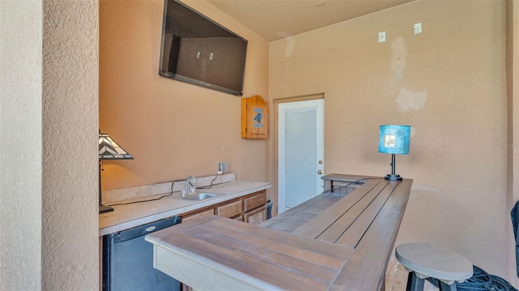 Active With Contract: $599,000 (4 beds, 3 baths, 2613 Square Feet)