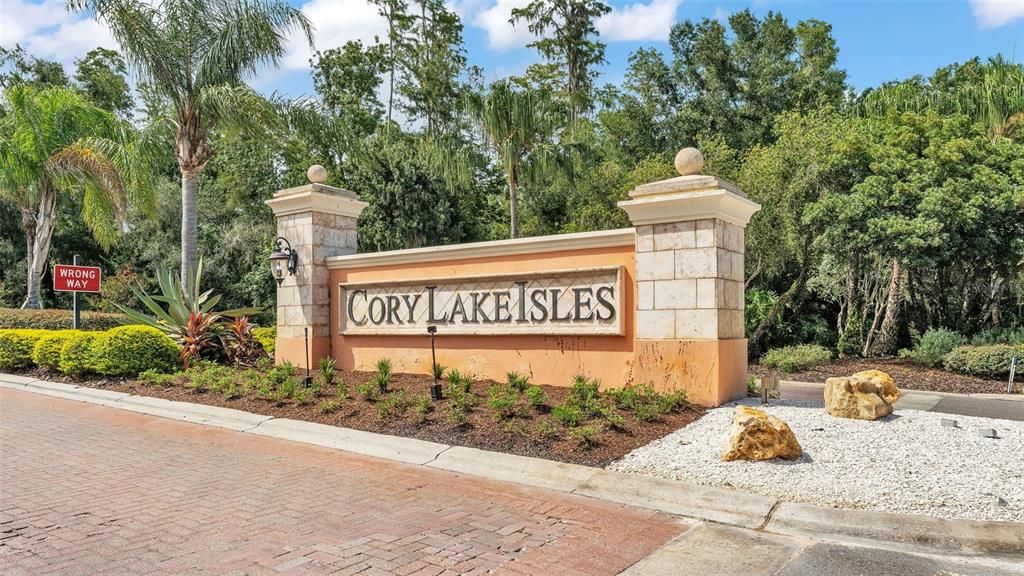 Active With Contract: $599,000 (4 beds, 3 baths, 2613 Square Feet)