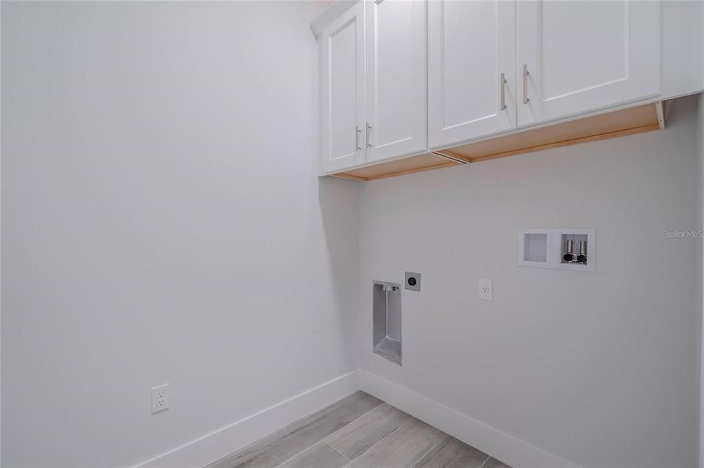 For Rent: $3,200 (3 beds, 2 baths, 2115 Square Feet)