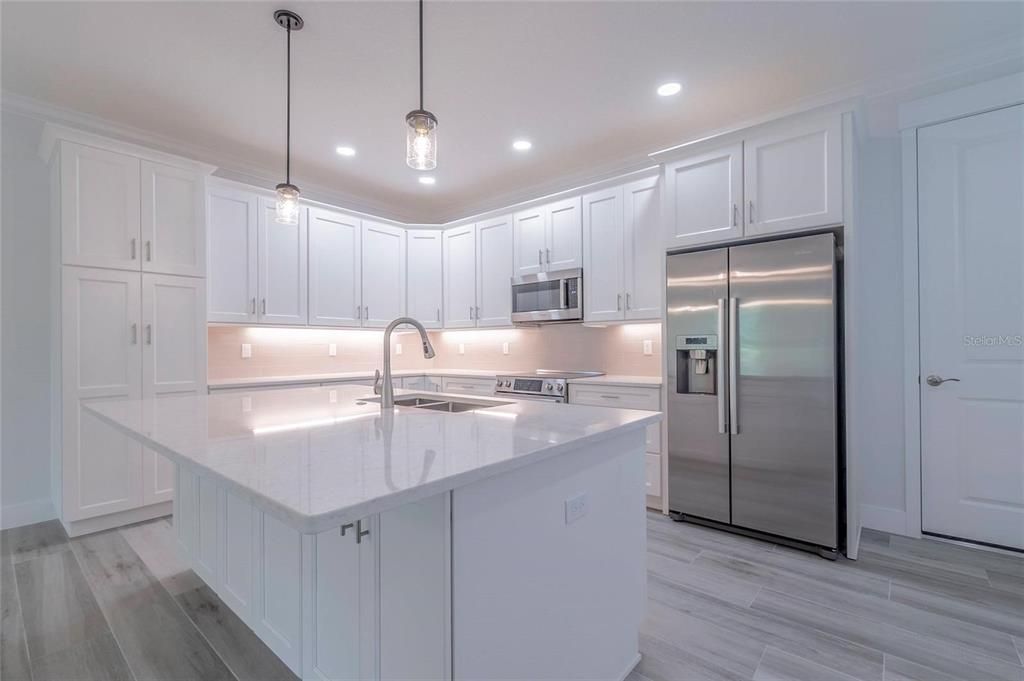 For Rent: $3,200 (3 beds, 2 baths, 2115 Square Feet)