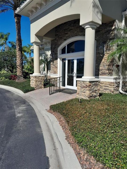 For Rent: $3,200 (3 beds, 2 baths, 2115 Square Feet)