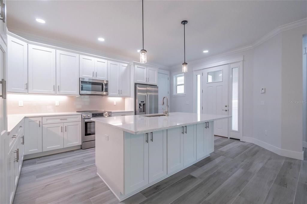 For Rent: $3,200 (3 beds, 2 baths, 2115 Square Feet)