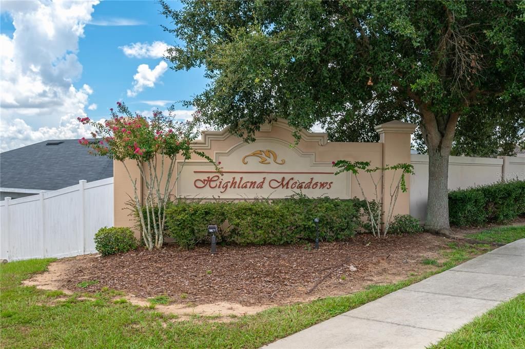 На продажу: $324,900 (3 спален, 2 ванн, 1435 Квадратных фут)