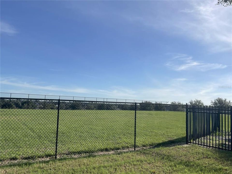 На продажу: $324,900 (3 спален, 2 ванн, 1435 Квадратных фут)