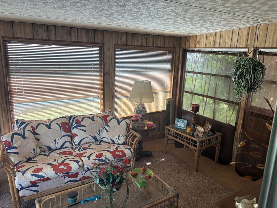 На продажу: $124,900 (2 спален, 2 ванн, 1518 Квадратных фут)