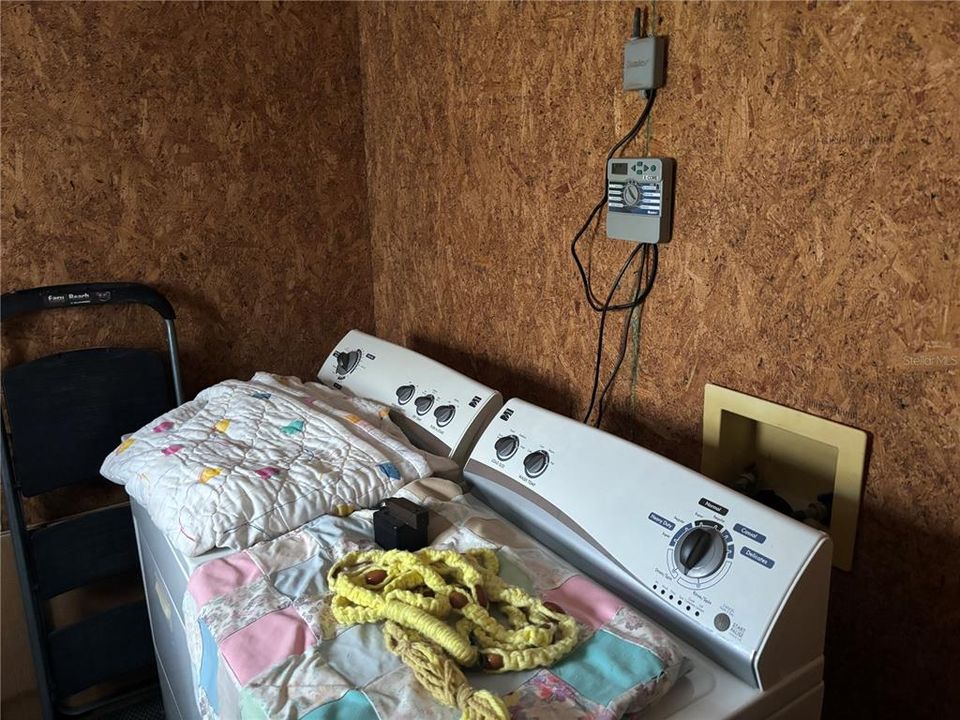 На продажу: $124,900 (2 спален, 2 ванн, 1518 Квадратных фут)