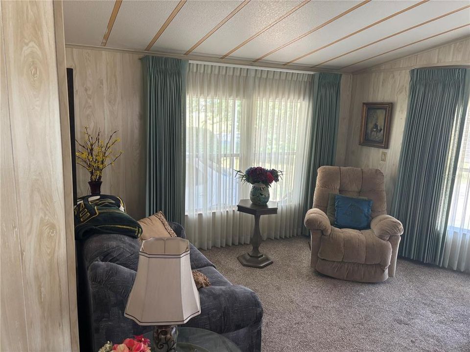 На продажу: $124,900 (2 спален, 2 ванн, 1518 Квадратных фут)