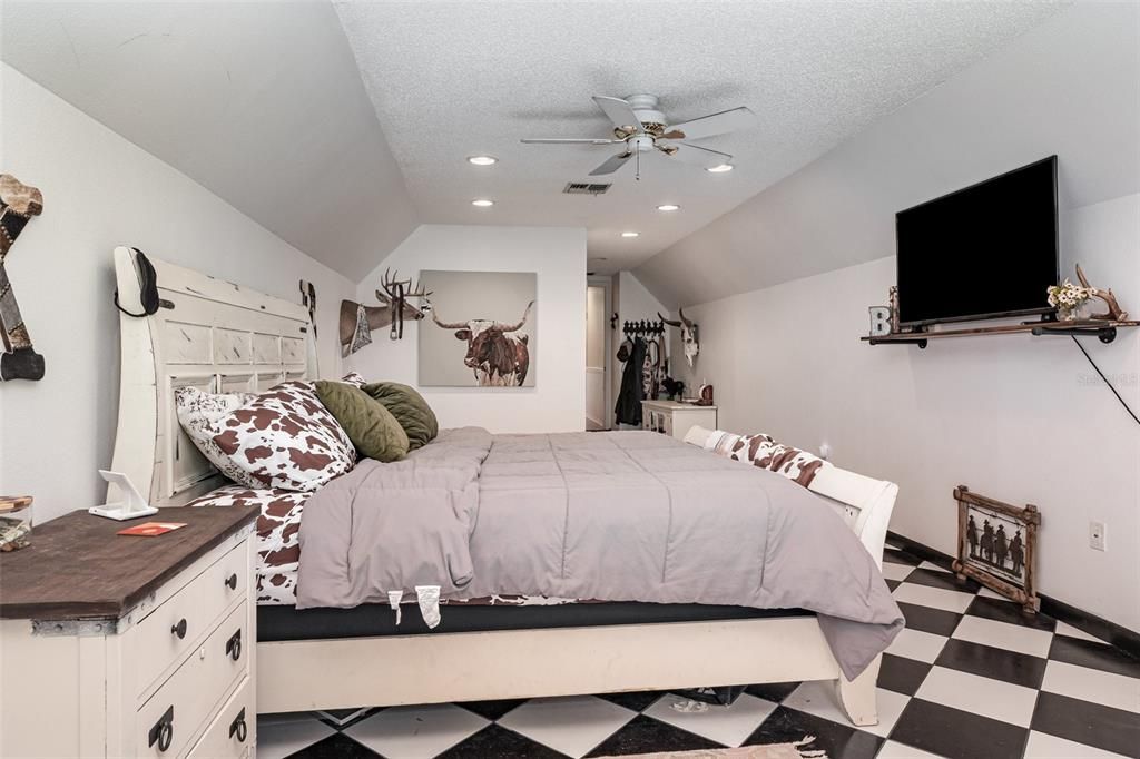 For Sale: $635,000 (4 beds, 2 baths, 3486 Square Feet)