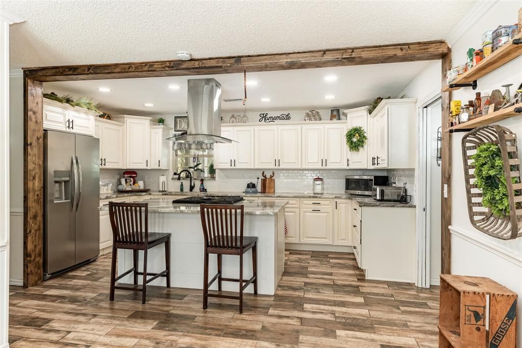 For Sale: $635,000 (4 beds, 2 baths, 3486 Square Feet)