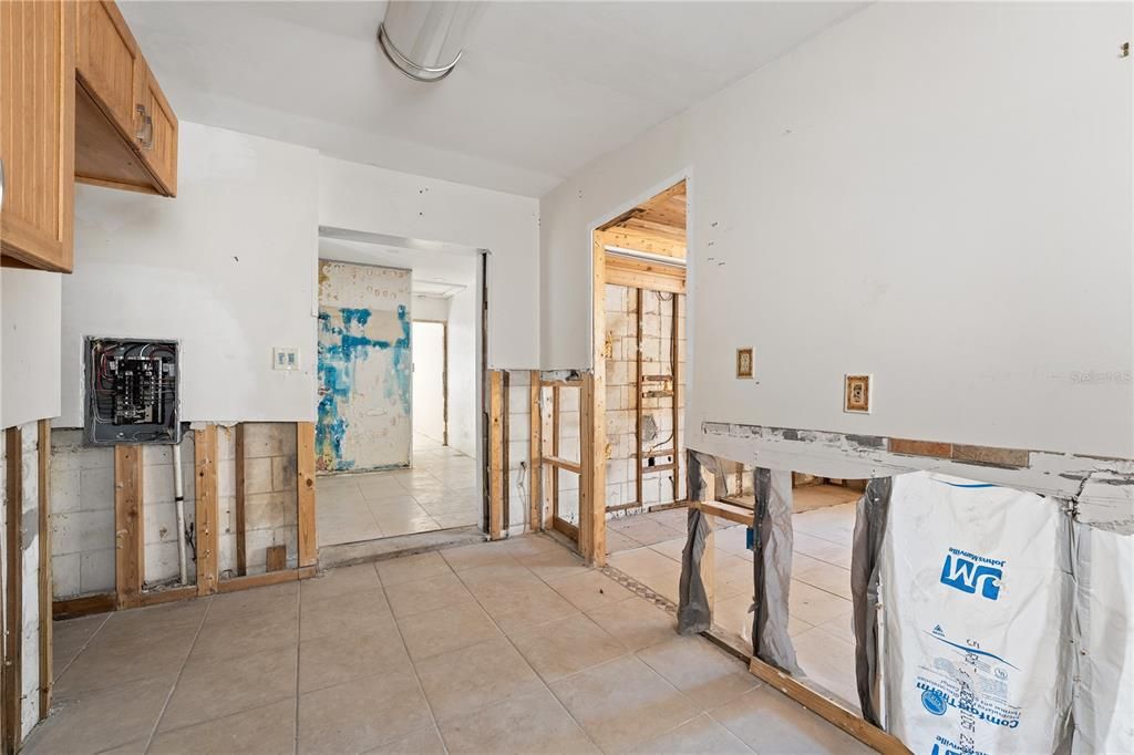 На продажу: $700,000 (0.17 acres)