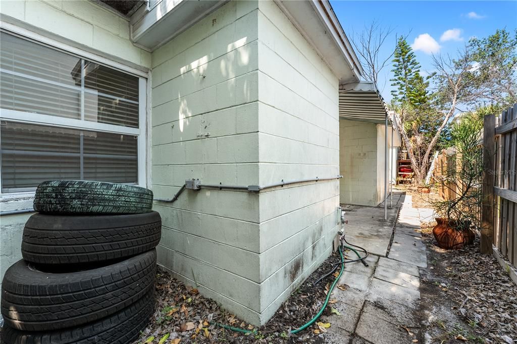 На продажу: $700,000 (0.17 acres)