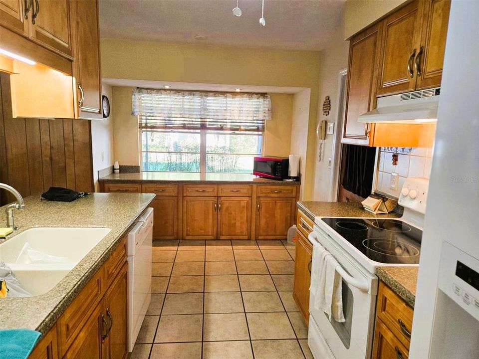 待售: $385,000 (3 贝兹, 2 浴室, 1614 平方英尺)