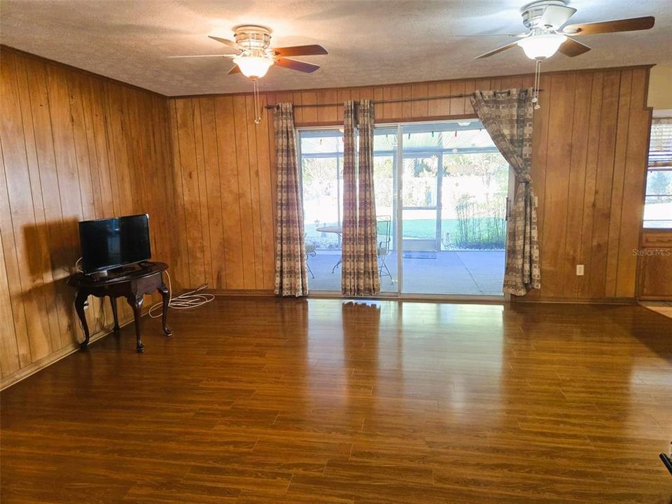 待售: $385,000 (3 贝兹, 2 浴室, 1614 平方英尺)