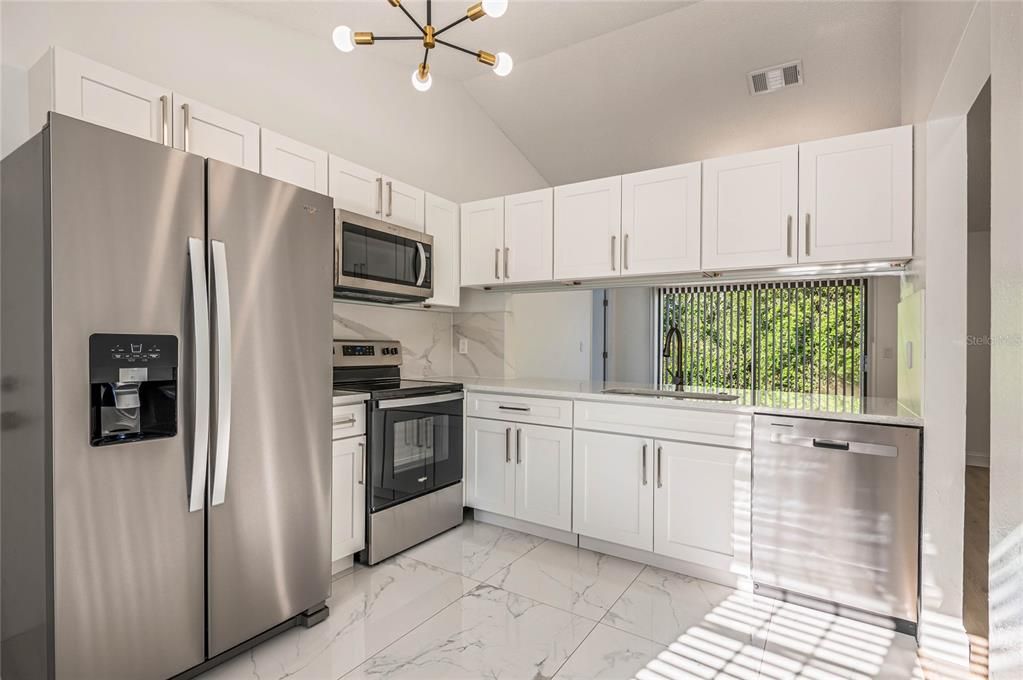 待售: $240,000 (3 贝兹, 2 浴室, 948 平方英尺)