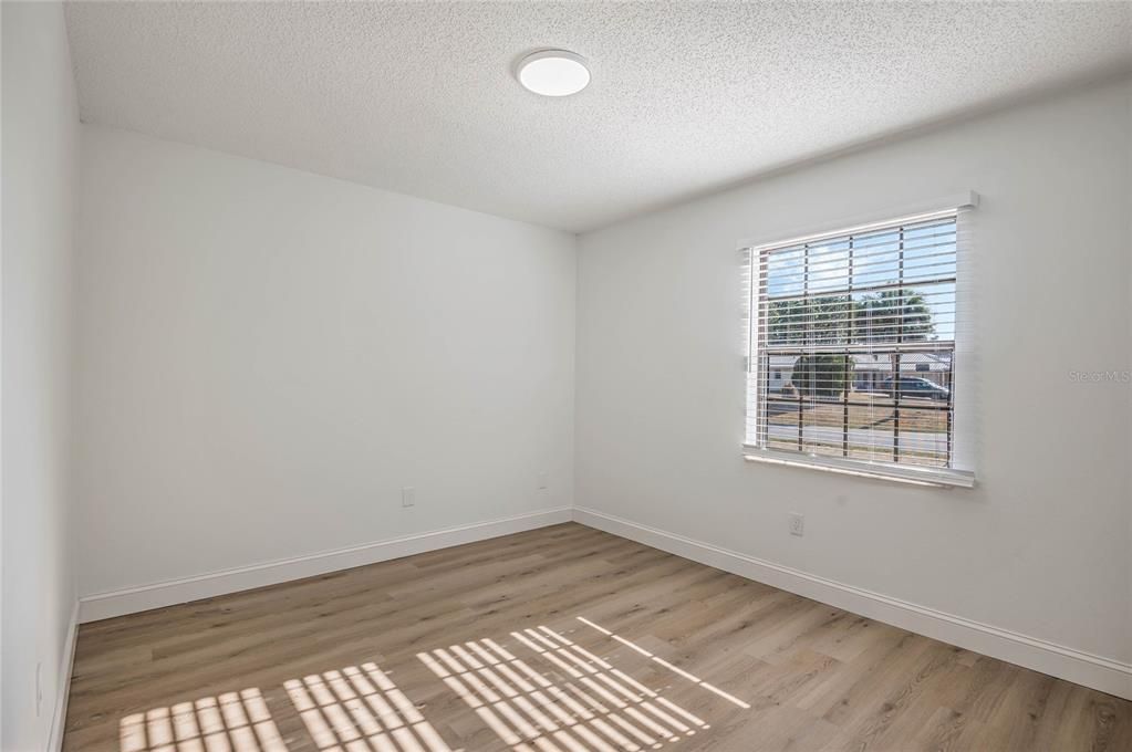 待售: $240,000 (3 贝兹, 2 浴室, 948 平方英尺)